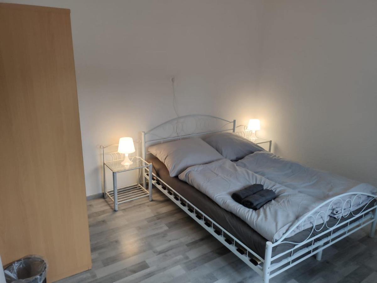 Schoene Einfache Ferienwohnung In Oldenburg Exterior photo